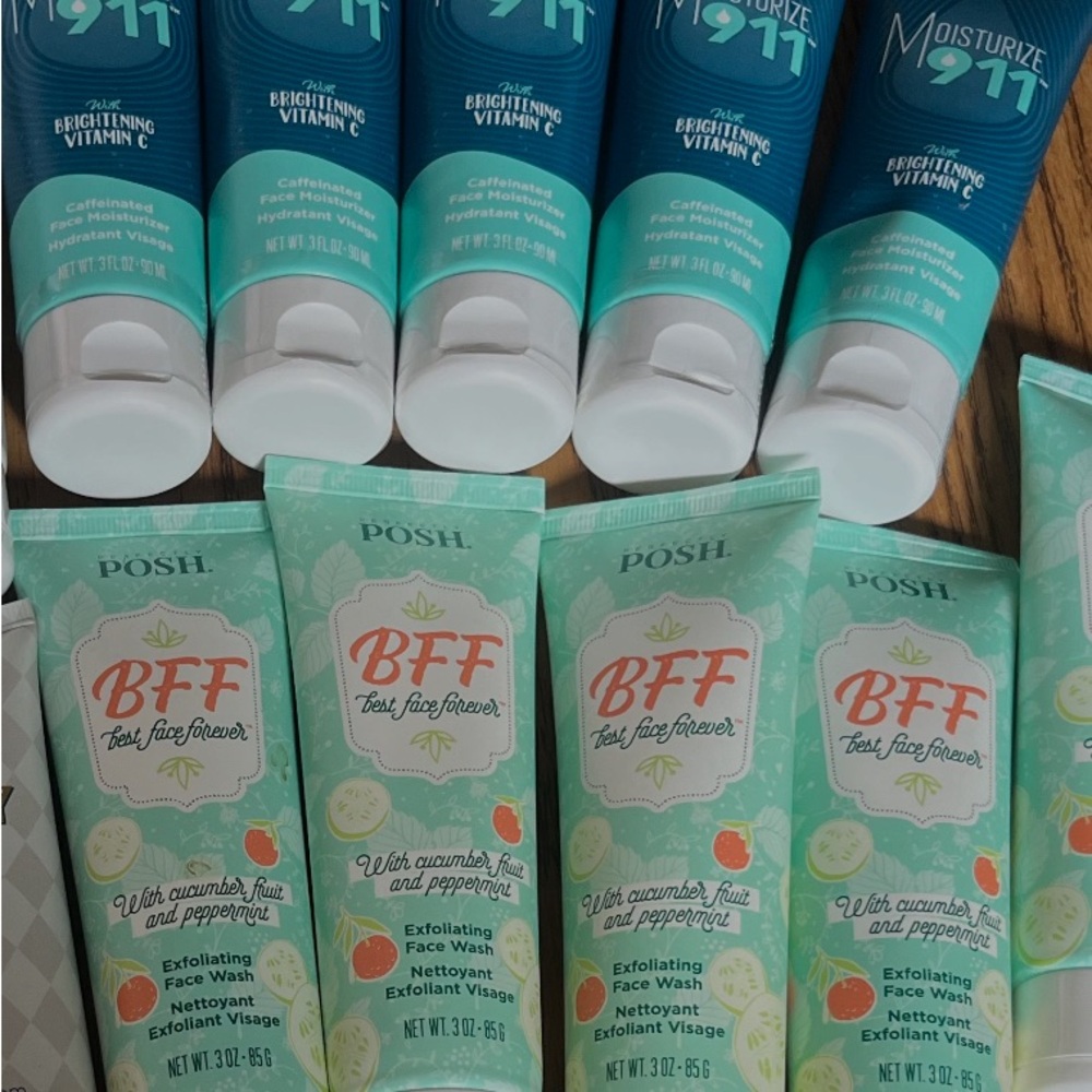 Perfectly POSH BFF Exfoliating Face Wash SOLD OUT